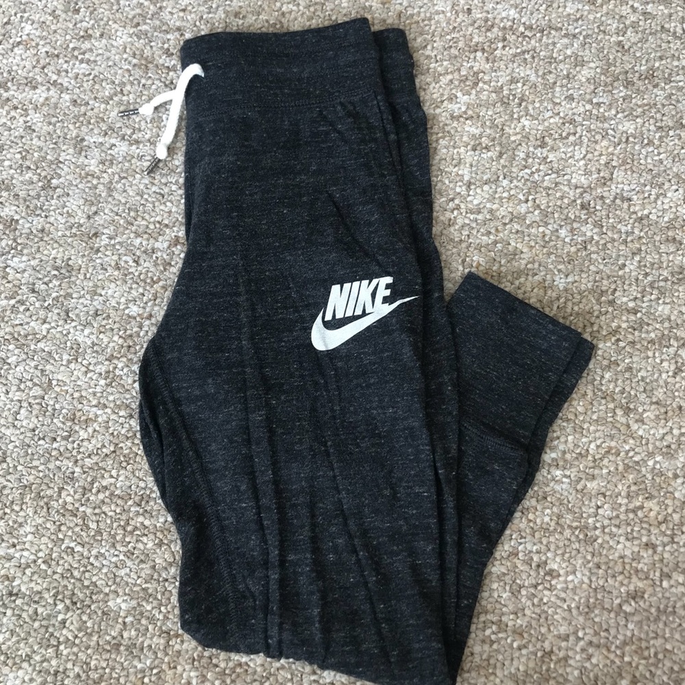 Nike Women’s Gym Vintage Capri Pants